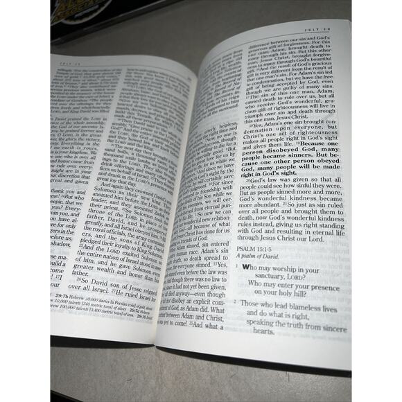 The One Year Bible Fifteenth Anniversary Edition NLT By Tyndale - Picture 7 of 11